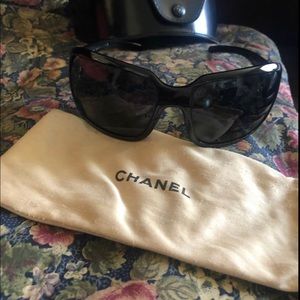 Sunglasses 100% original price negotiable